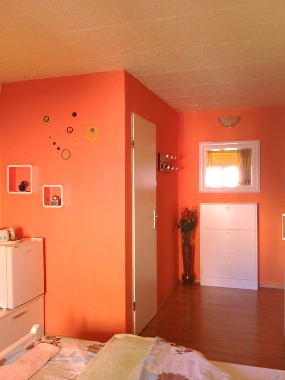 غييكا Studio And Rooms Korzo الغرفة الصورة